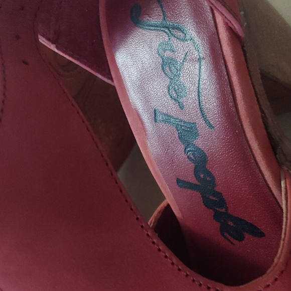 FREE PEOPLE Stunning Red Shoe Booties... - Picture 4 of 4